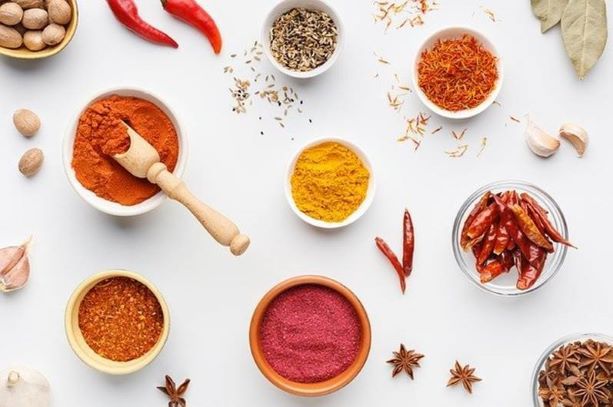 بهارات رمضان: سر النكهة الأصيلة على مائدة الإفطار