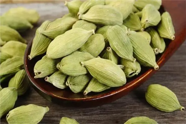 فوائد الهيل الهندي وأهم استخداماته